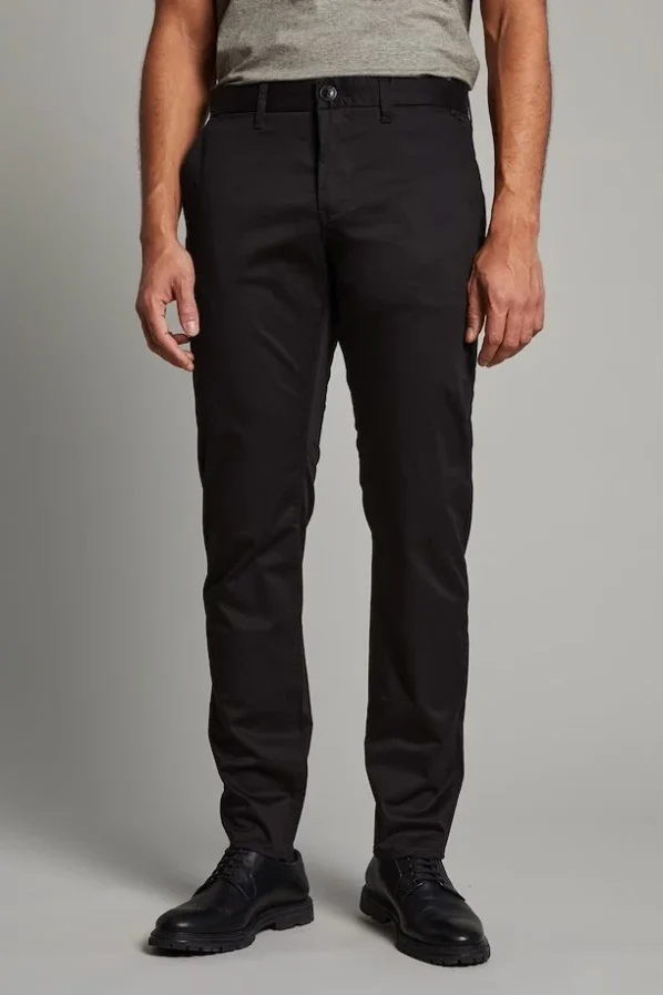 Matinique Chino | Pristu